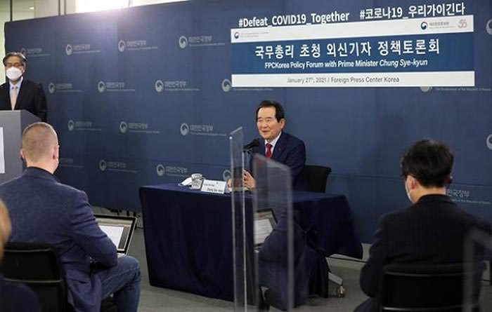 Сеул может поделиться лишней вакциной с Пхеньяном